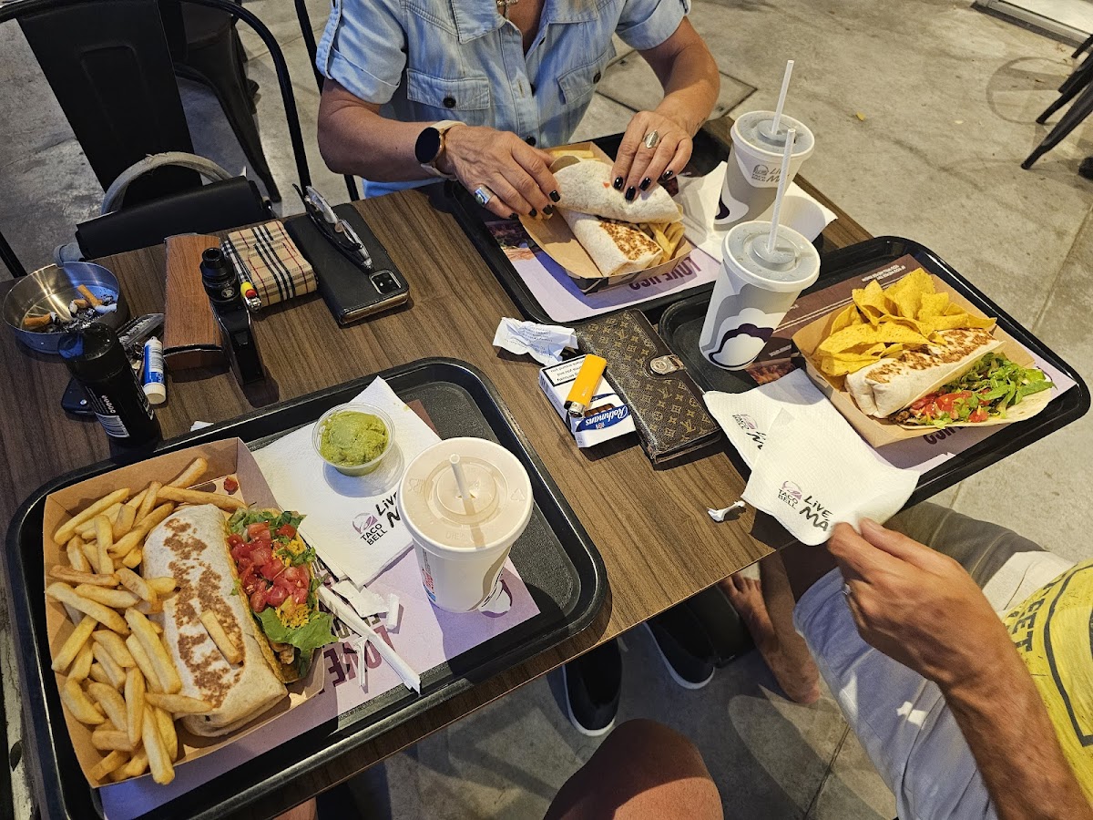 Taco Bell Themistokli Dervi-5
